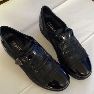 GDEFY Black Leather Upper Rubber Soles Women's Size 7